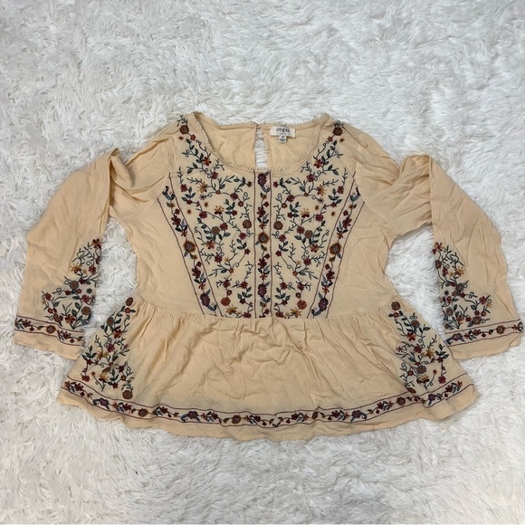 Umgee Cream Floral Embroidered Long Sleeve Peplum Top Women’s Medium - Picture 4 of 6